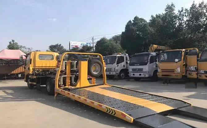 屏山汽车中途维修案例